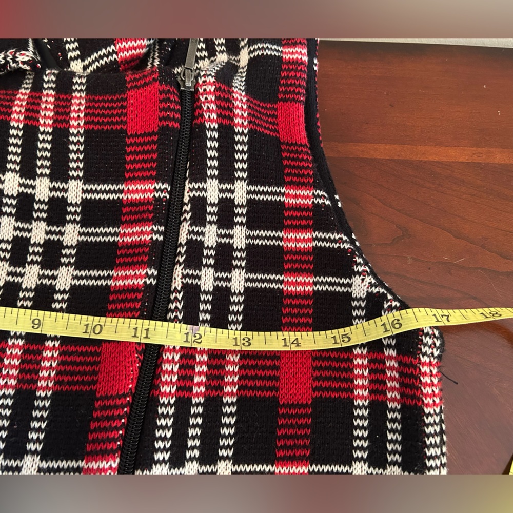 NWT Chaps 100% Cotton Red and Black Plaid Vest with Zipper - Picture 7 of 10